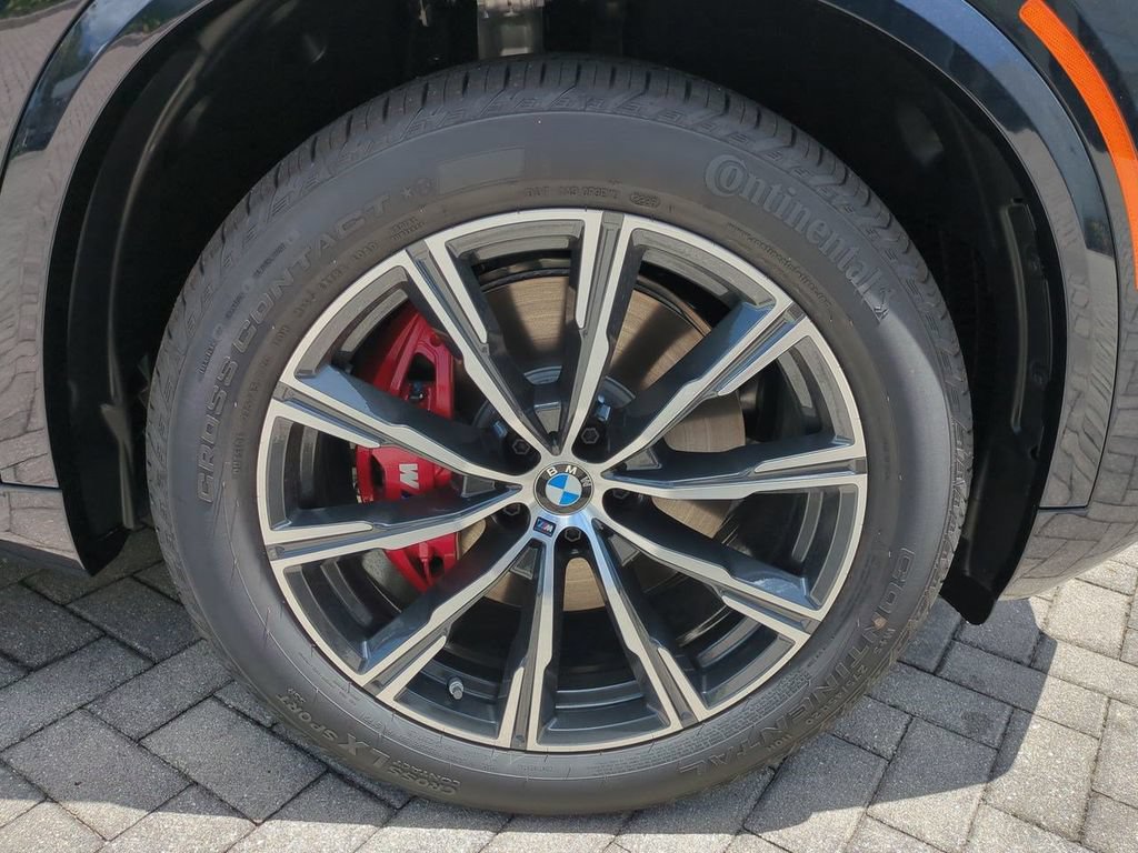 New 2026 BMW X5 xDrive40i w/ M Sport Package AWD/4WD image 11