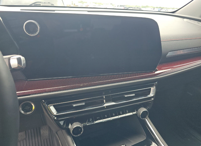 Used 2024 Chevrolet Traverse RS w/ LPO, Floor Liner Package FWD image 16
