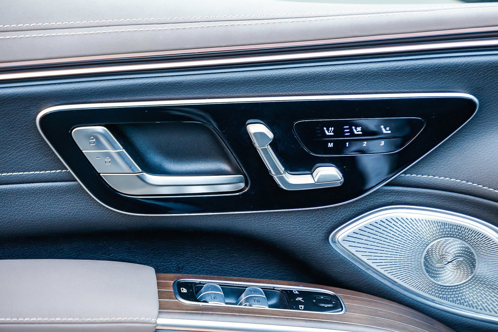 Used 2023 Mercedes-Benz EQS 580 4MATIC SUV image 23