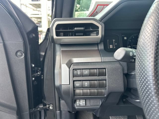 Used 2024 Toyota Tacoma SR5 AWD/4WD image 27