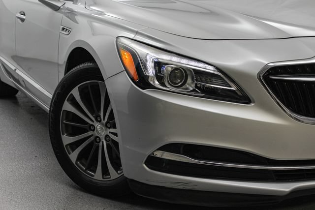 Used 2017 Buick LaCrosse Preferred FWD image 3