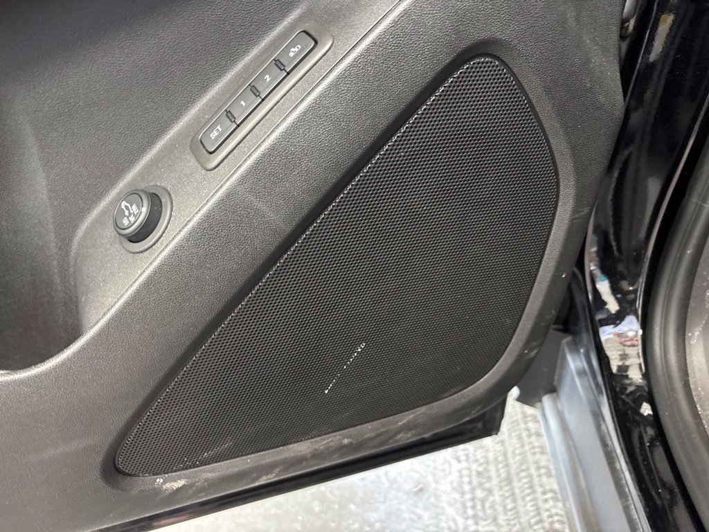 Used 2024 Chevrolet Equinox Premier FWD image 25