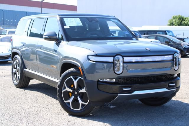 Used 2024 Rivian R1S Adventure AWD/4WD image 2