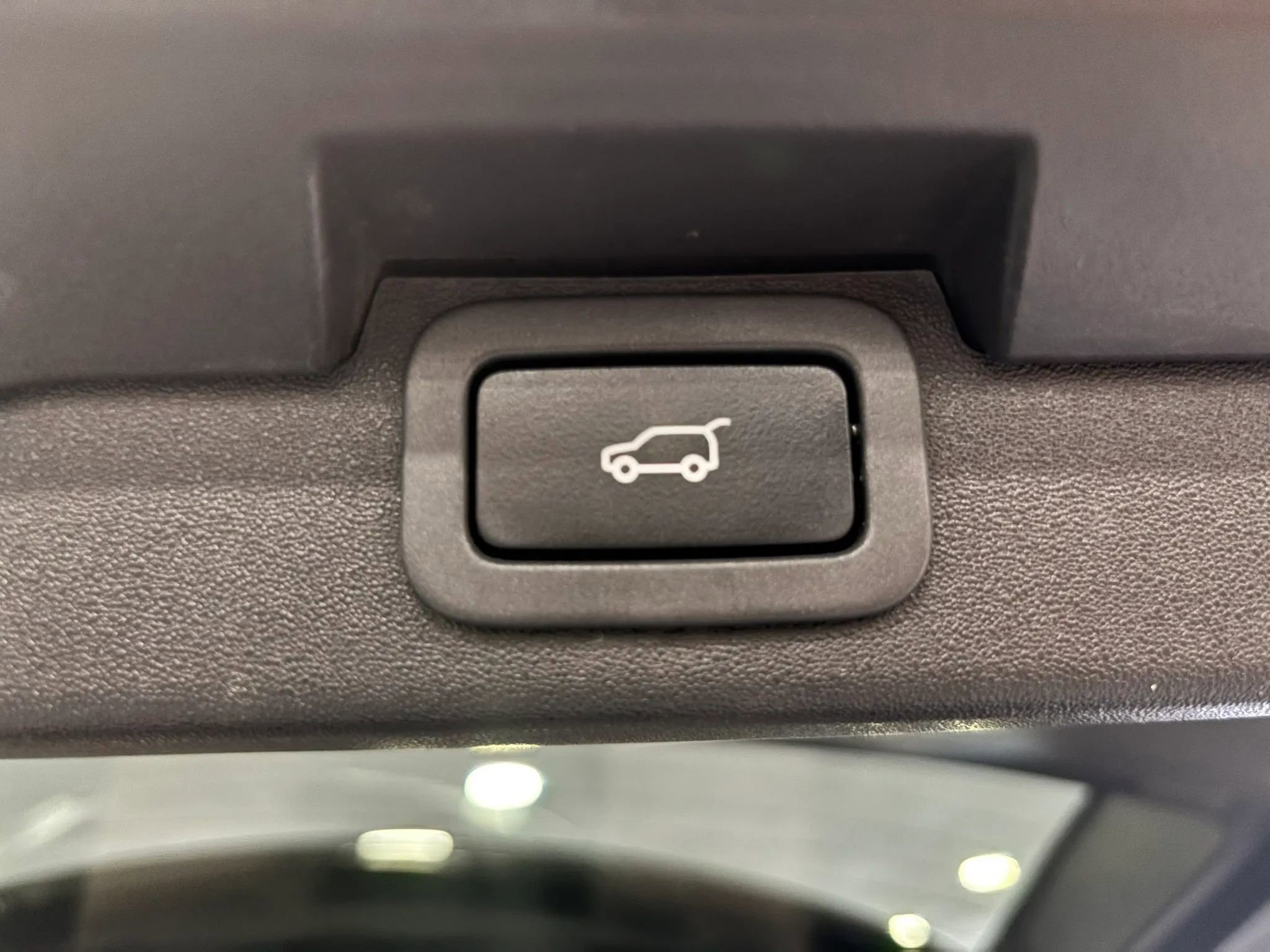 Used 2017 Land Rover Discovery SE AWD/4WD image 49