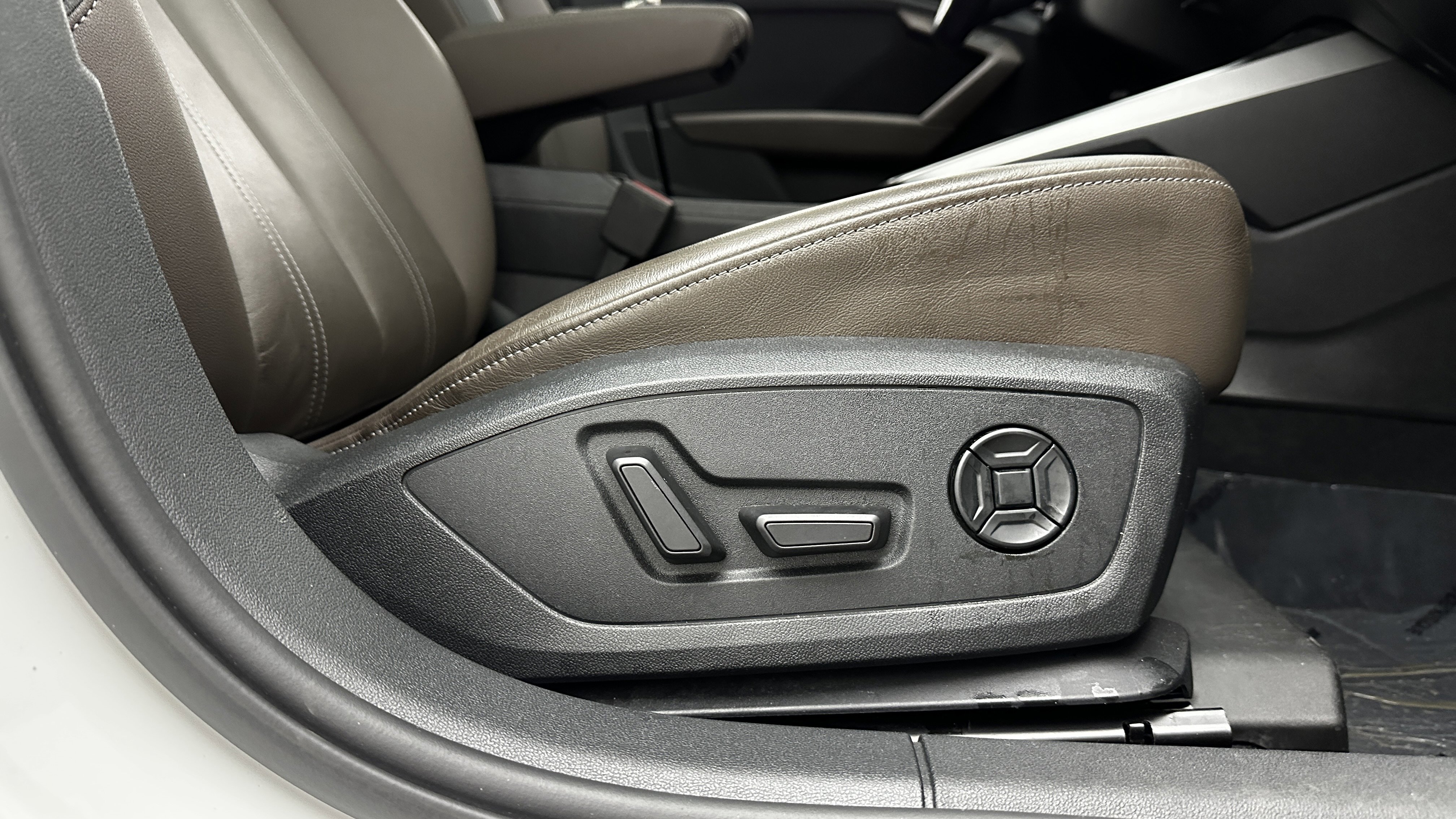 Used 2023 Audi A3 2.0T Premium image 38