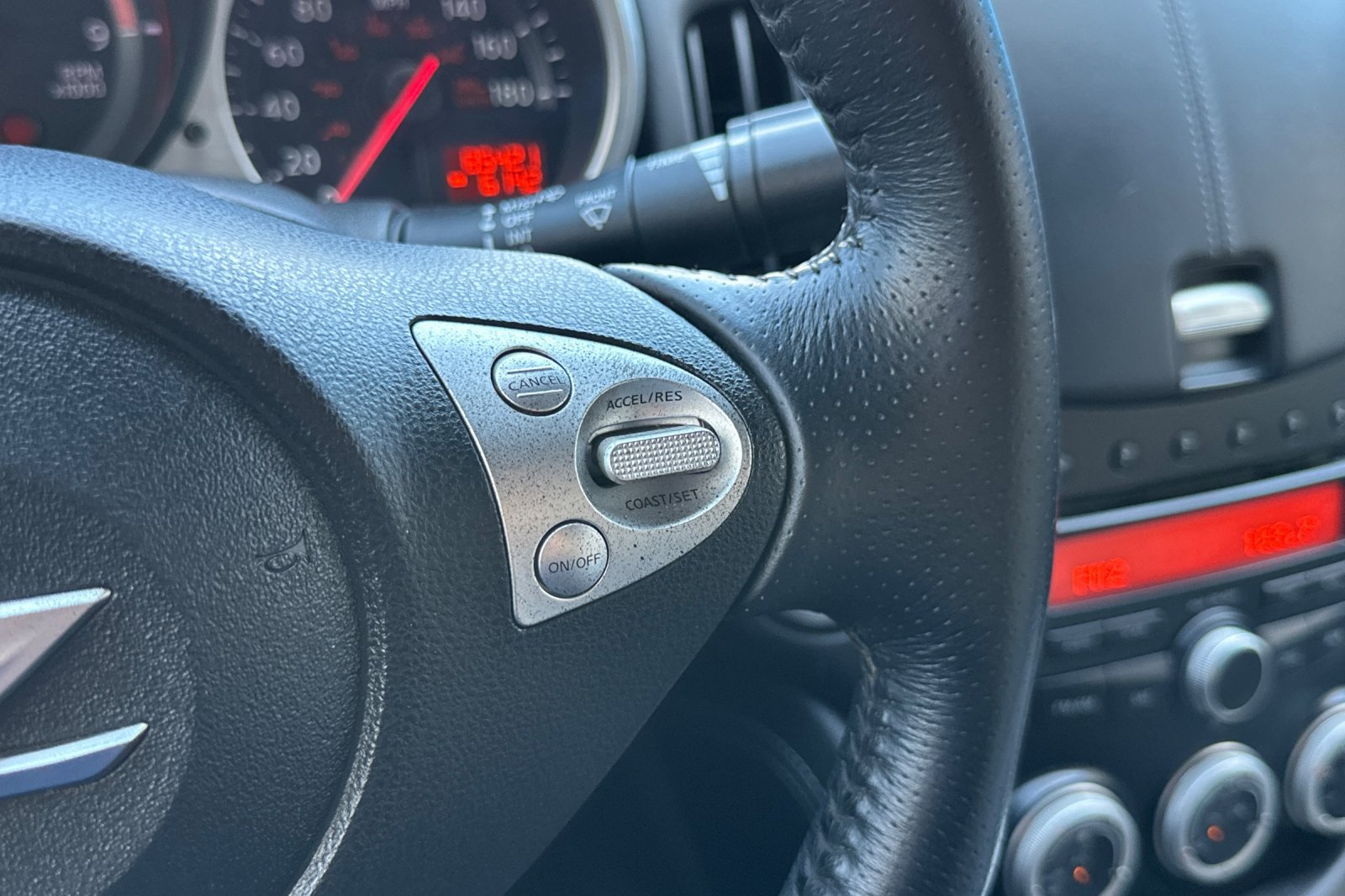 Used 2011 Nissan 370Z Touring w/ Sport Pkg RWD image 33
