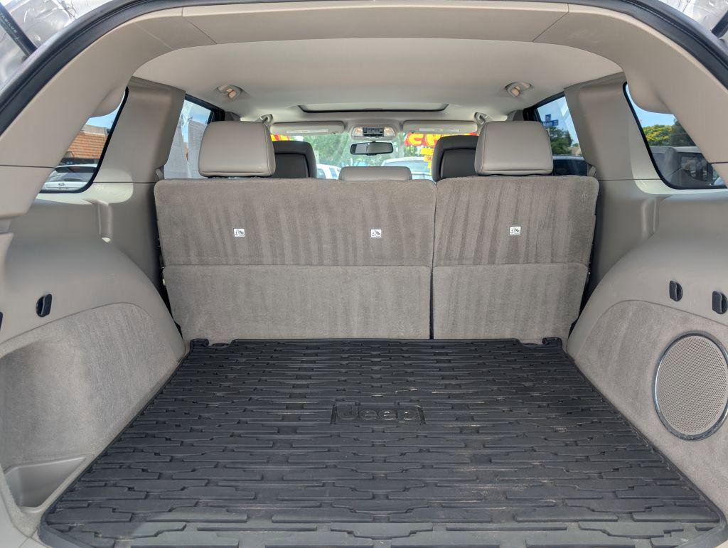 Used 2011 Jeep Grand Cherokee Laredo image 11