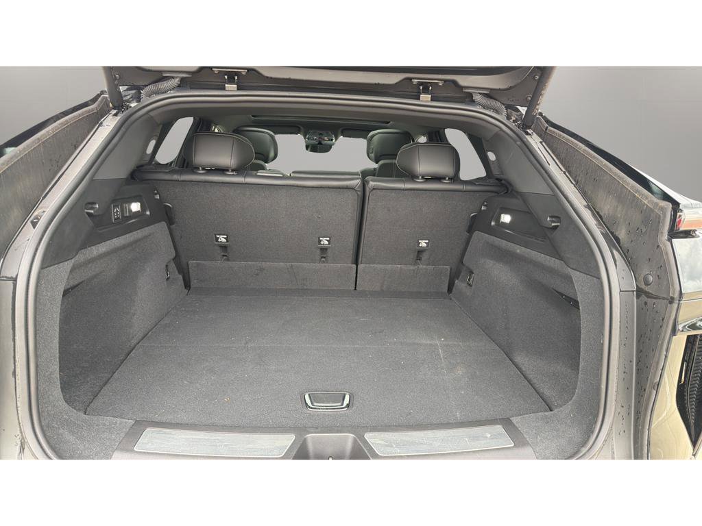 Used 2025 Cadillac Lyriq Sport AWD/4WD image 12