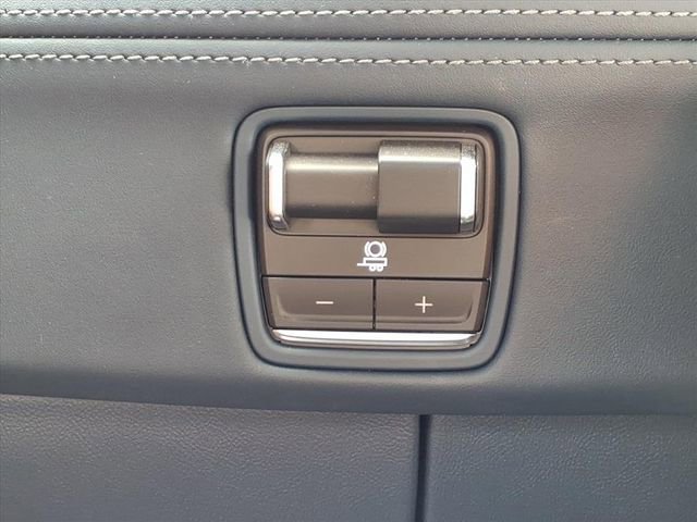 Certified 2025 Cadillac Escalade IQ Luxury 2 w/ LPO, Premium Carpet Package AWD/4WD image 24