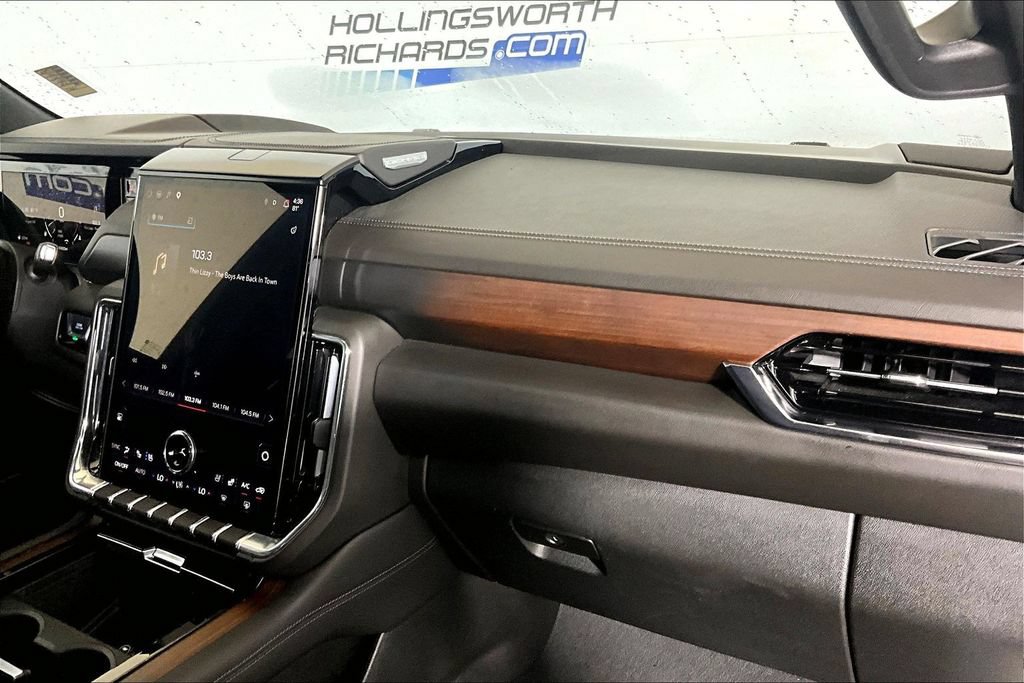 Used 2025 GMC Yukon XL Denali RWD image 12