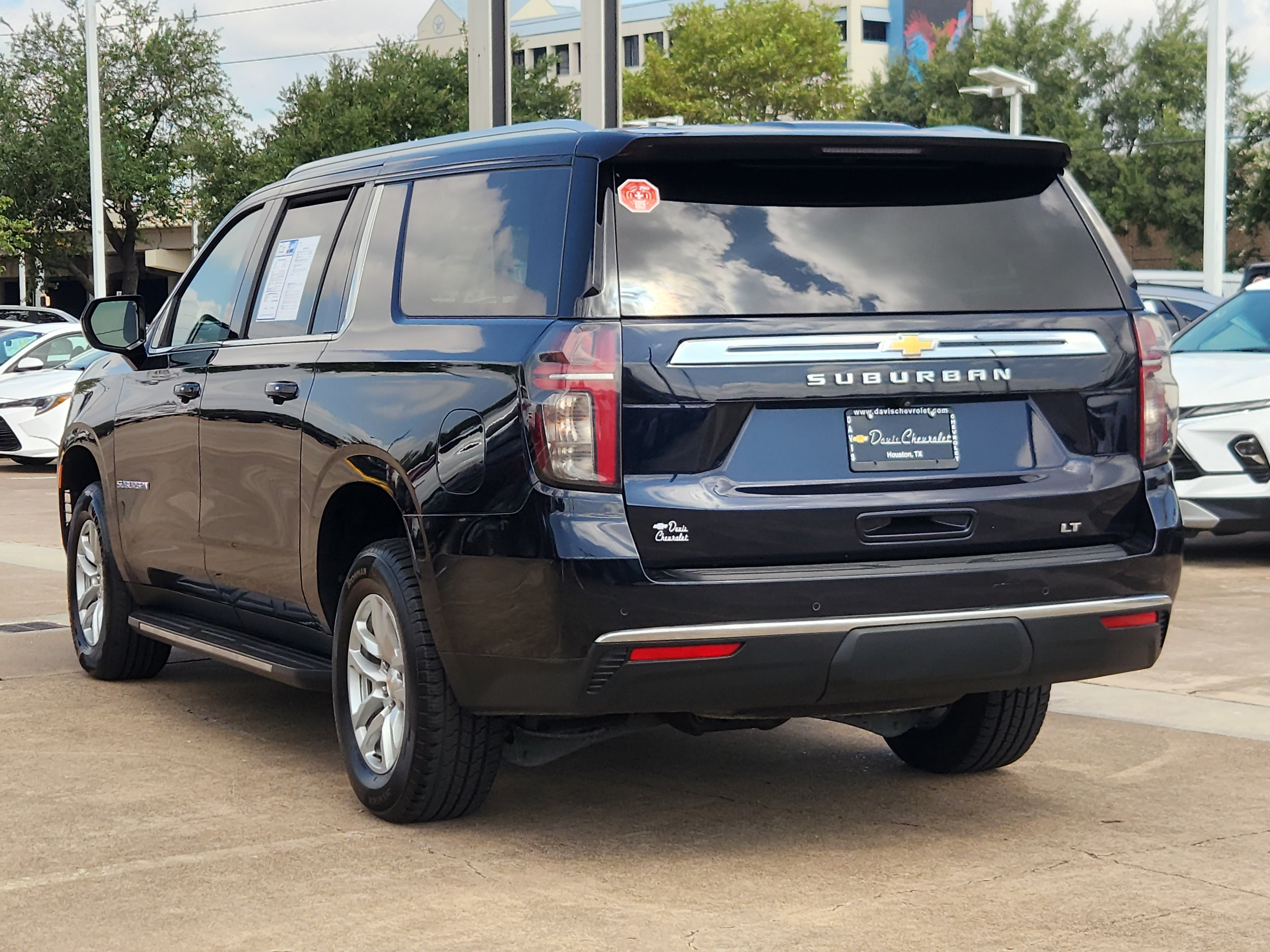 Certified 2024 Chevrolet Suburban LT AWD/4WD image 8