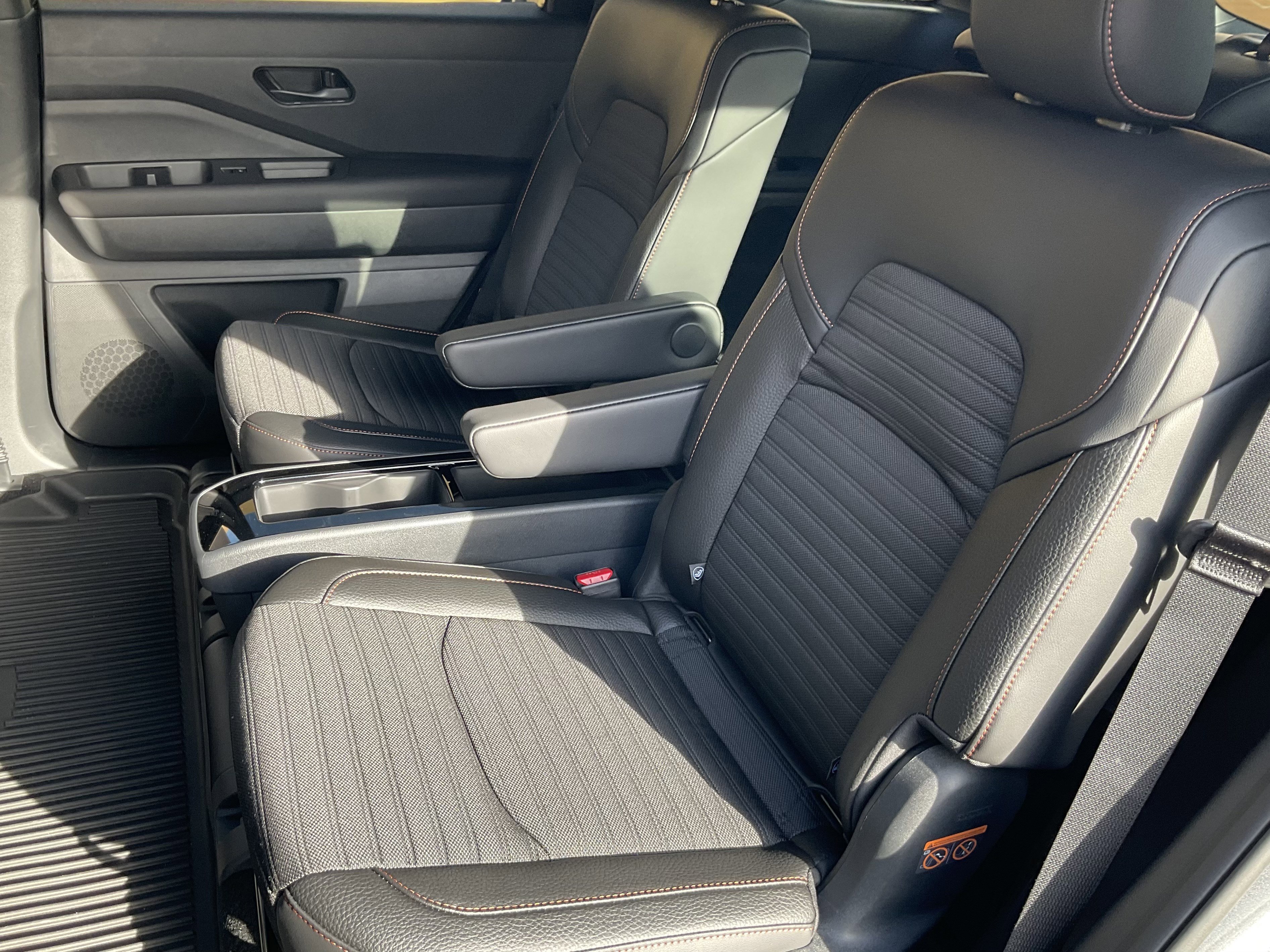 Used 2025 Nissan Pathfinder Rock Creek image 39