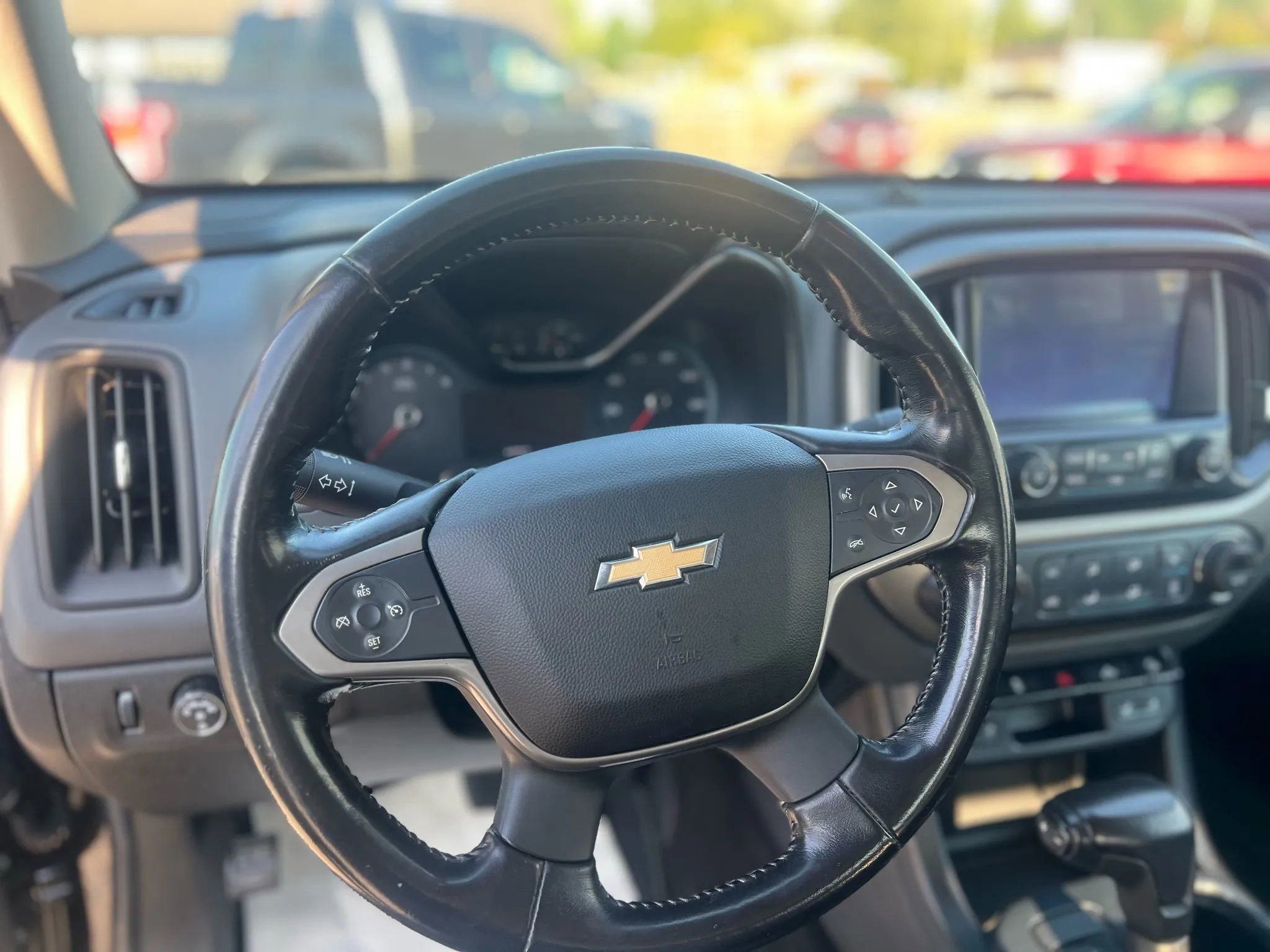Used 2017 Chevrolet Colorado Z71 w/ Z71 Midnight Edition image 13