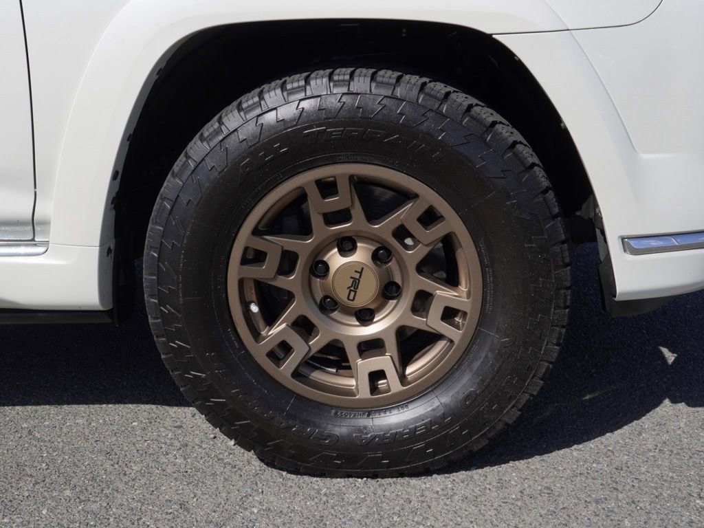 Used 2016 Toyota 4Runner Limited AWD/4WD image 10
