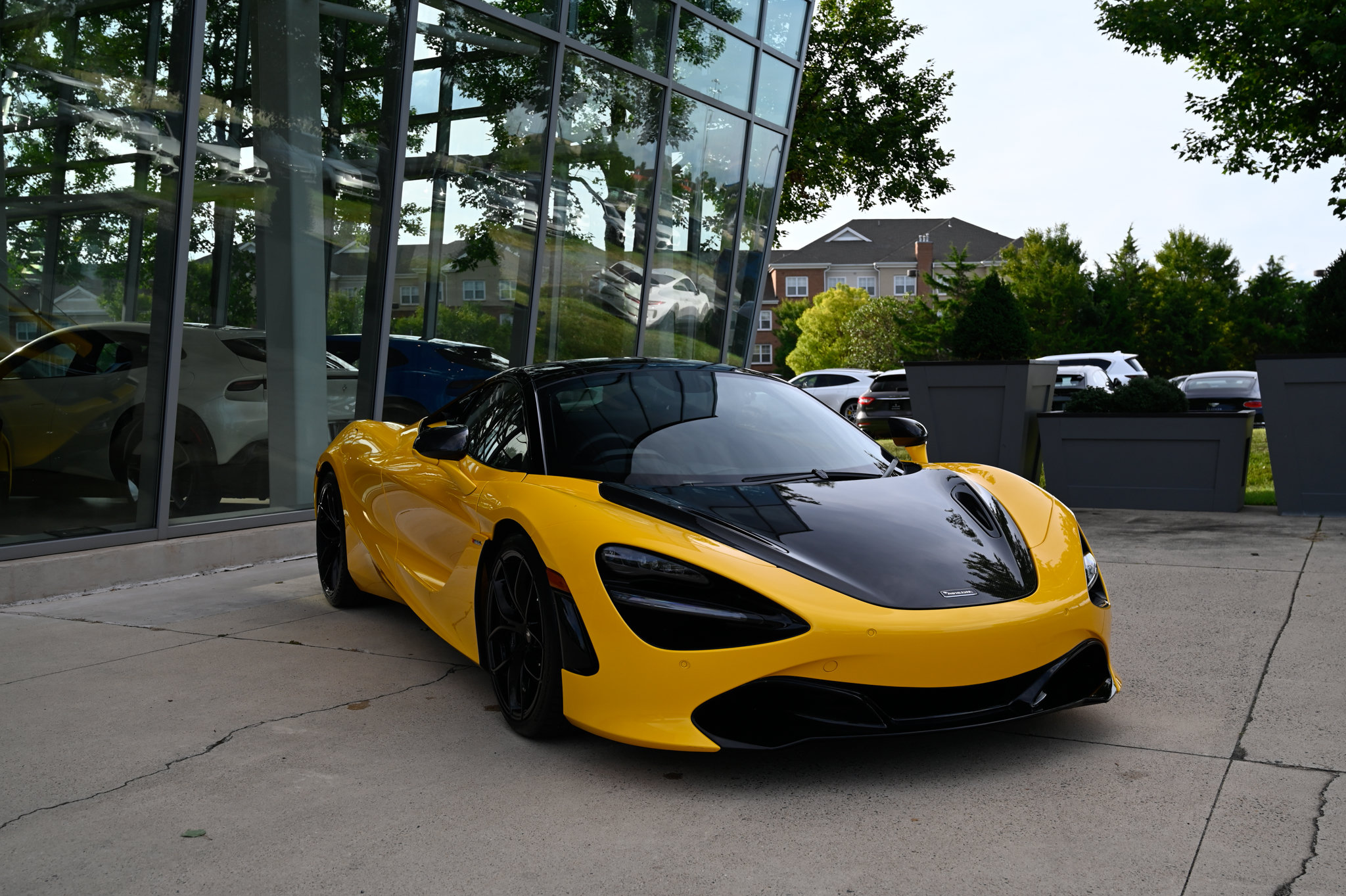 Used 2020 McLaren 720S Performance RWD image 3