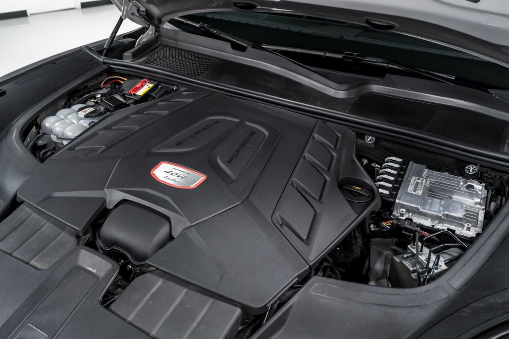 Used 2022 Porsche Cayenne Turbo AWD/4WD image 48
