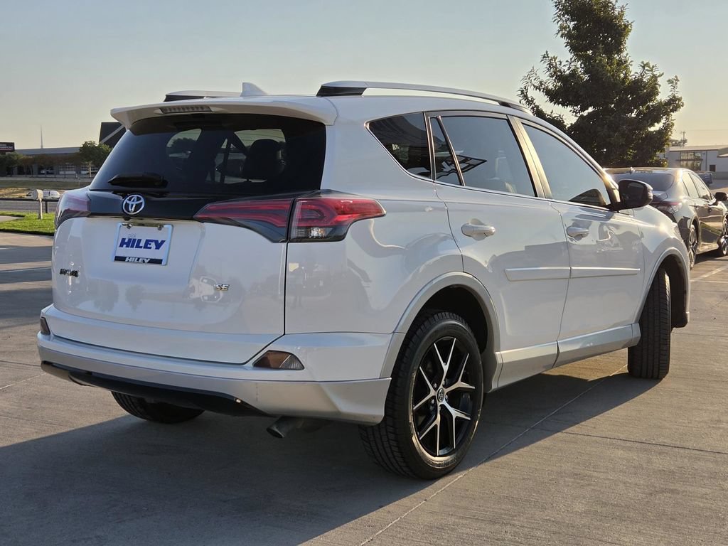 Used 2016 Toyota RAV4 SE FWD image 4