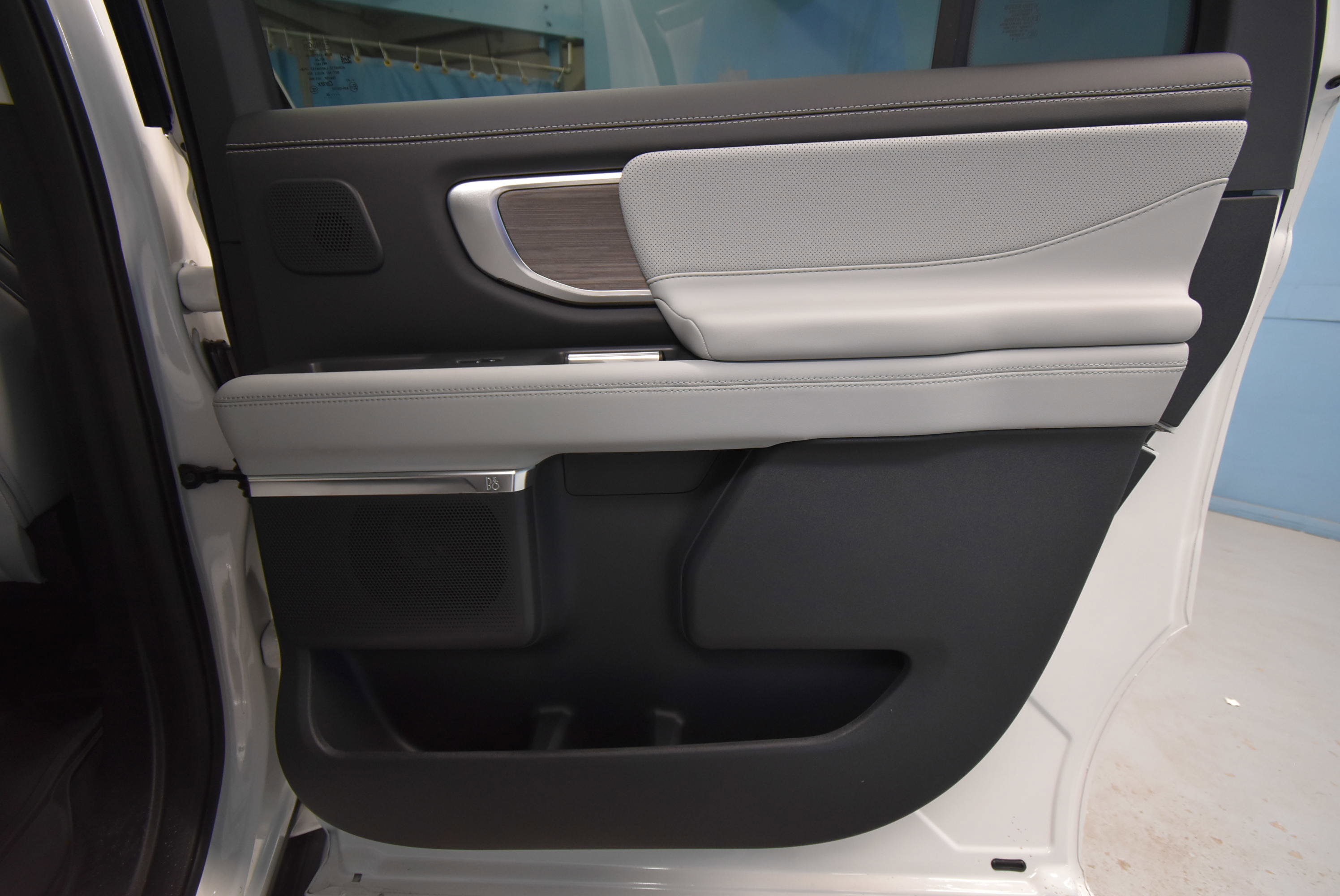 New 2026 Ford Expedition Max Platinum image 23