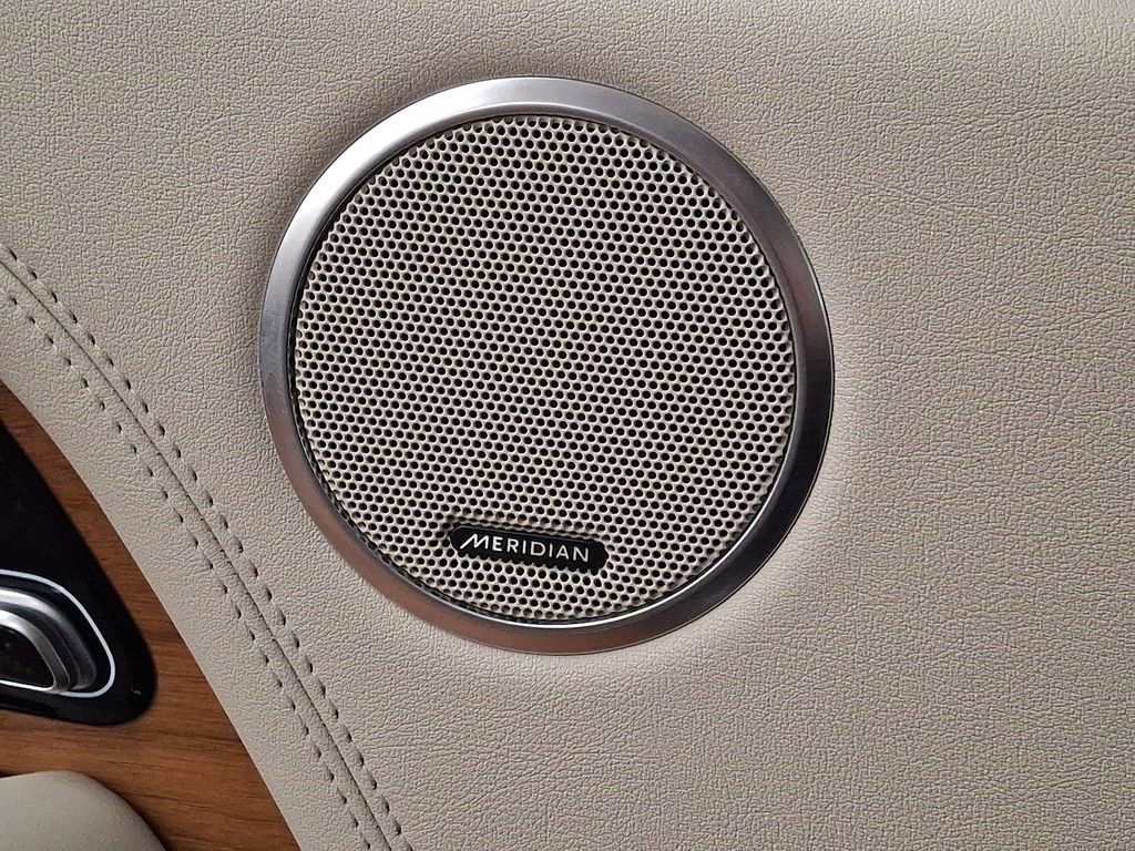 Used 2021 Land Rover Range Rover HSE image 21