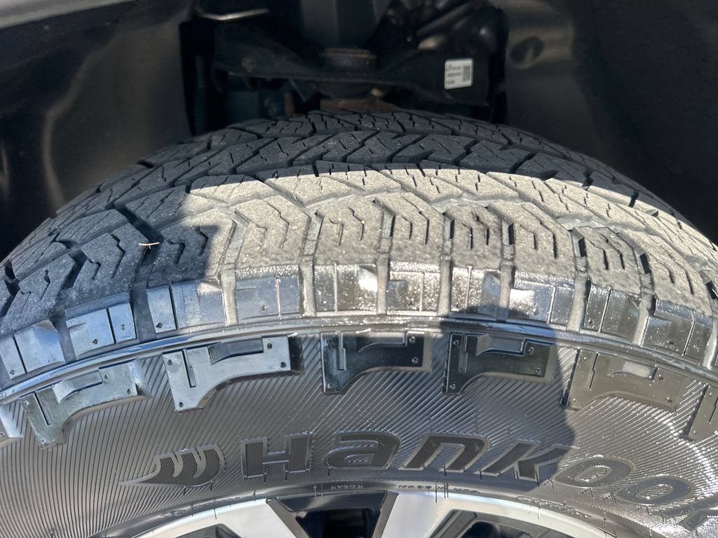 Used 2022 Nissan Frontier PRO-4X AWD/4WD image 13