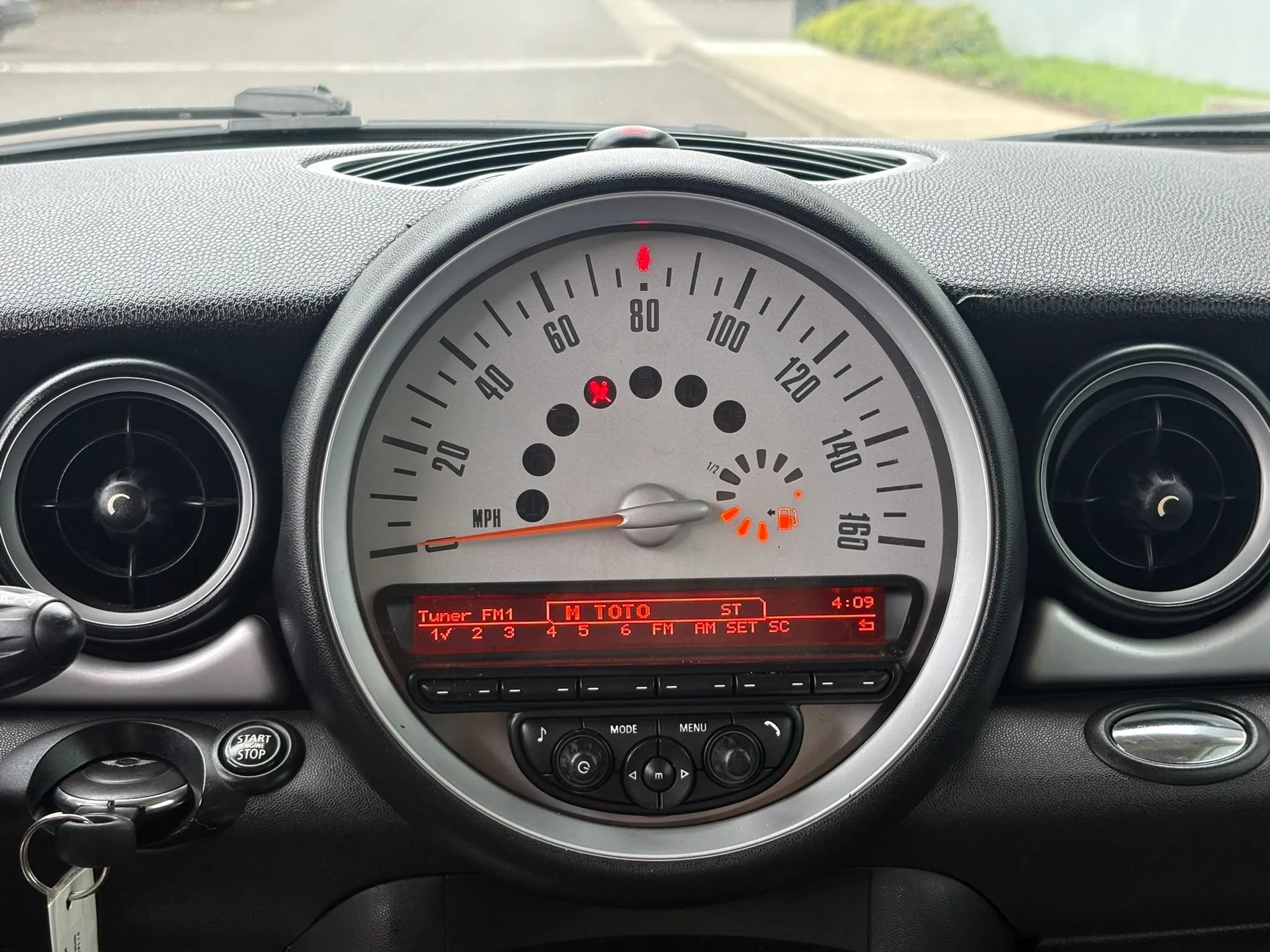 Used 2014 MINI Cooper Clubman FWD image 15