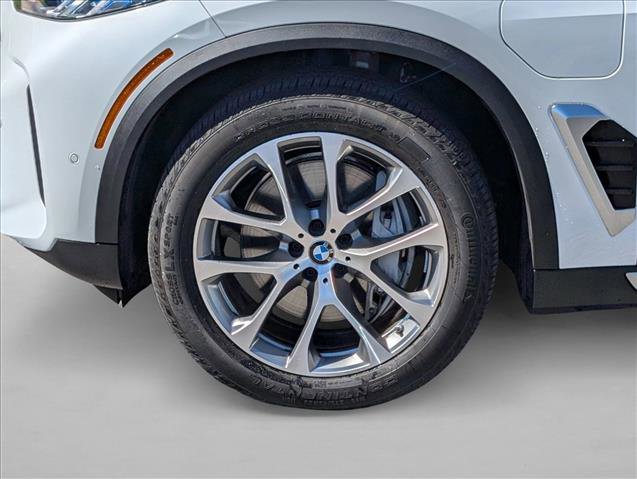Used 2026 BMW X5 xDrive50e w/ Climate Comfort Package image 26