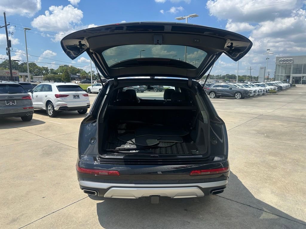 Used 2025 Audi Q7 3.0T Premium w/ Convenience Package image 27