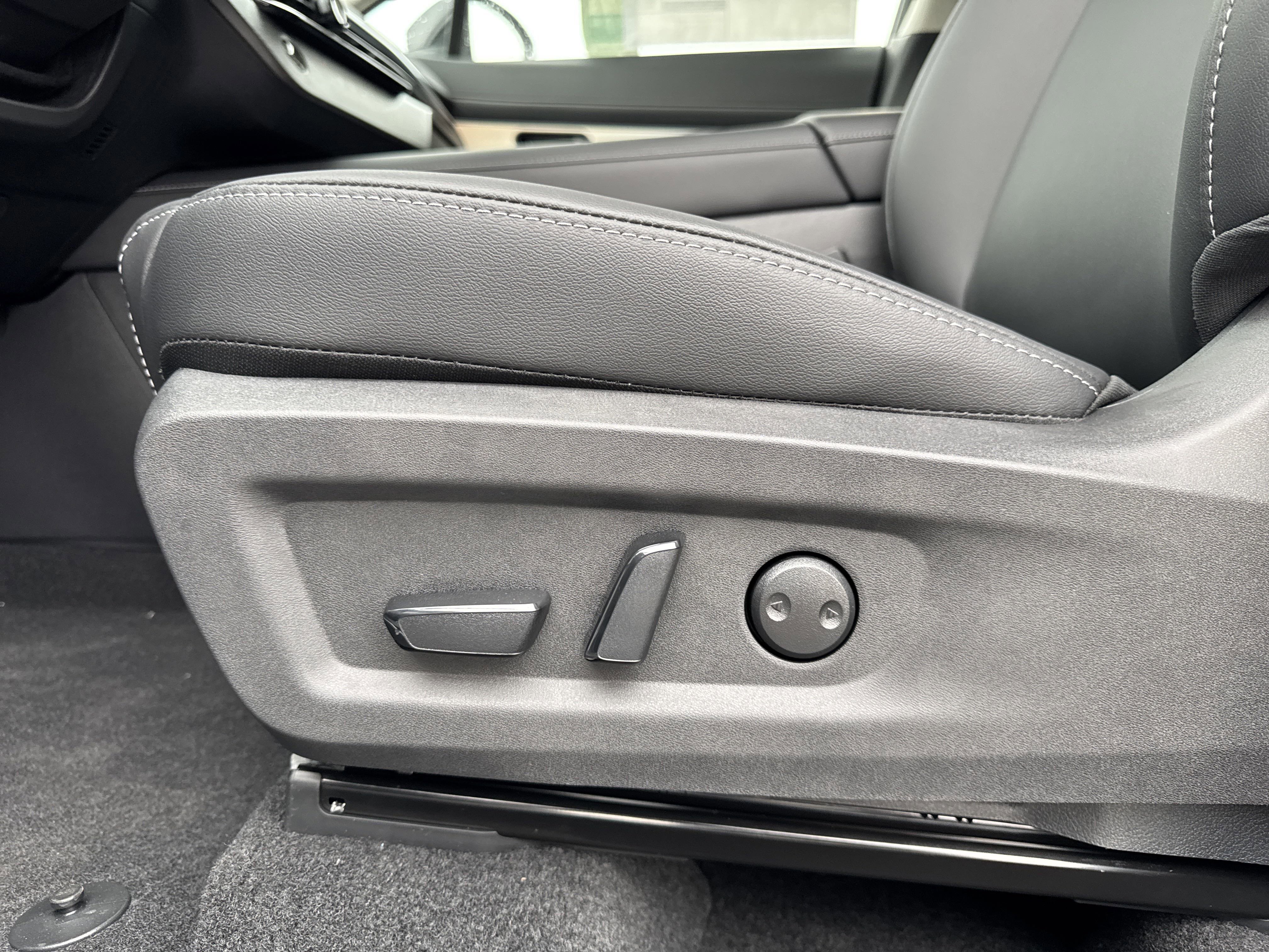 New 2025 Nissan Murano SL w/ Cargo Package image 11