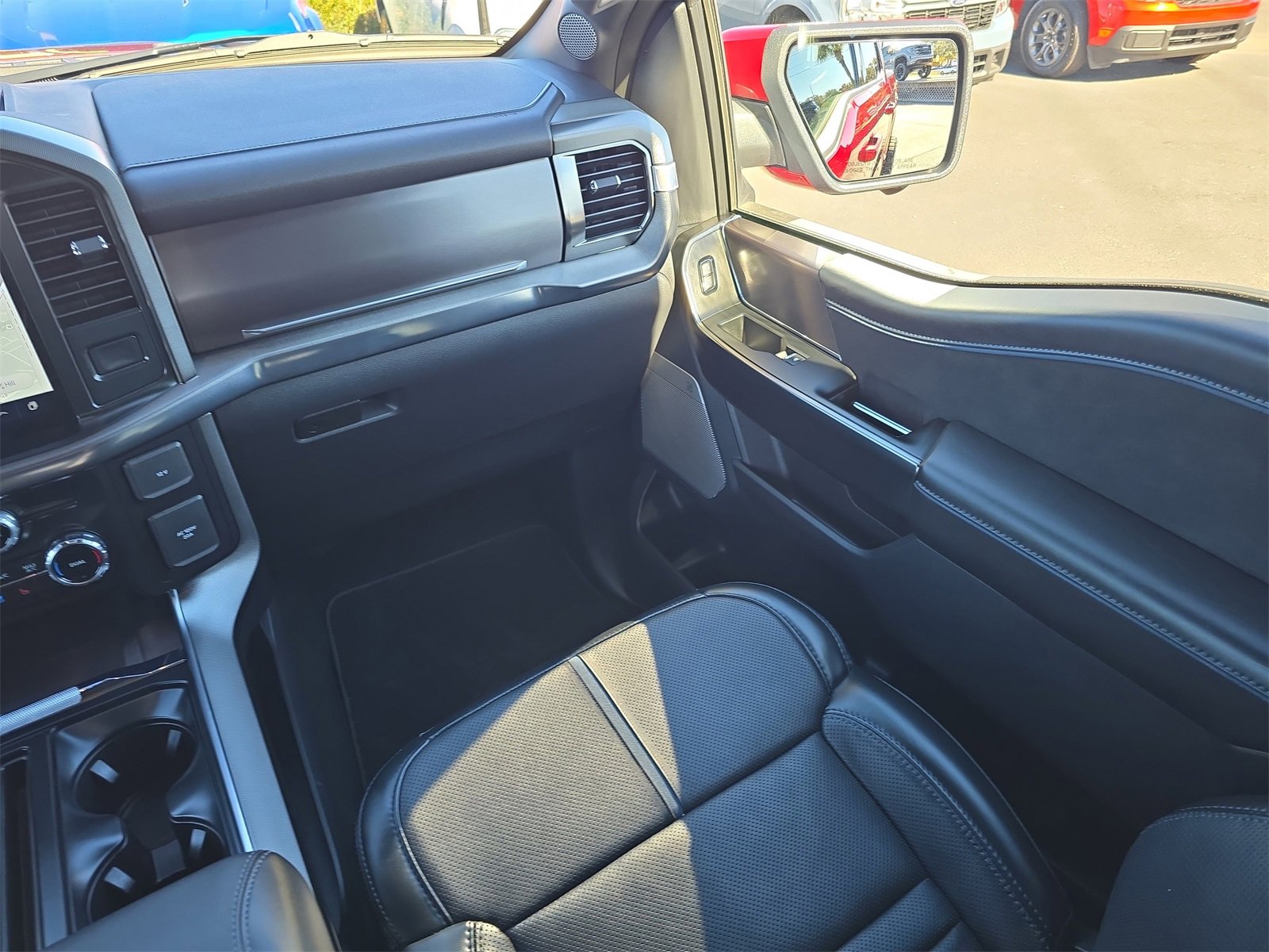 Used 2024 Ford F150 Platinum image 11