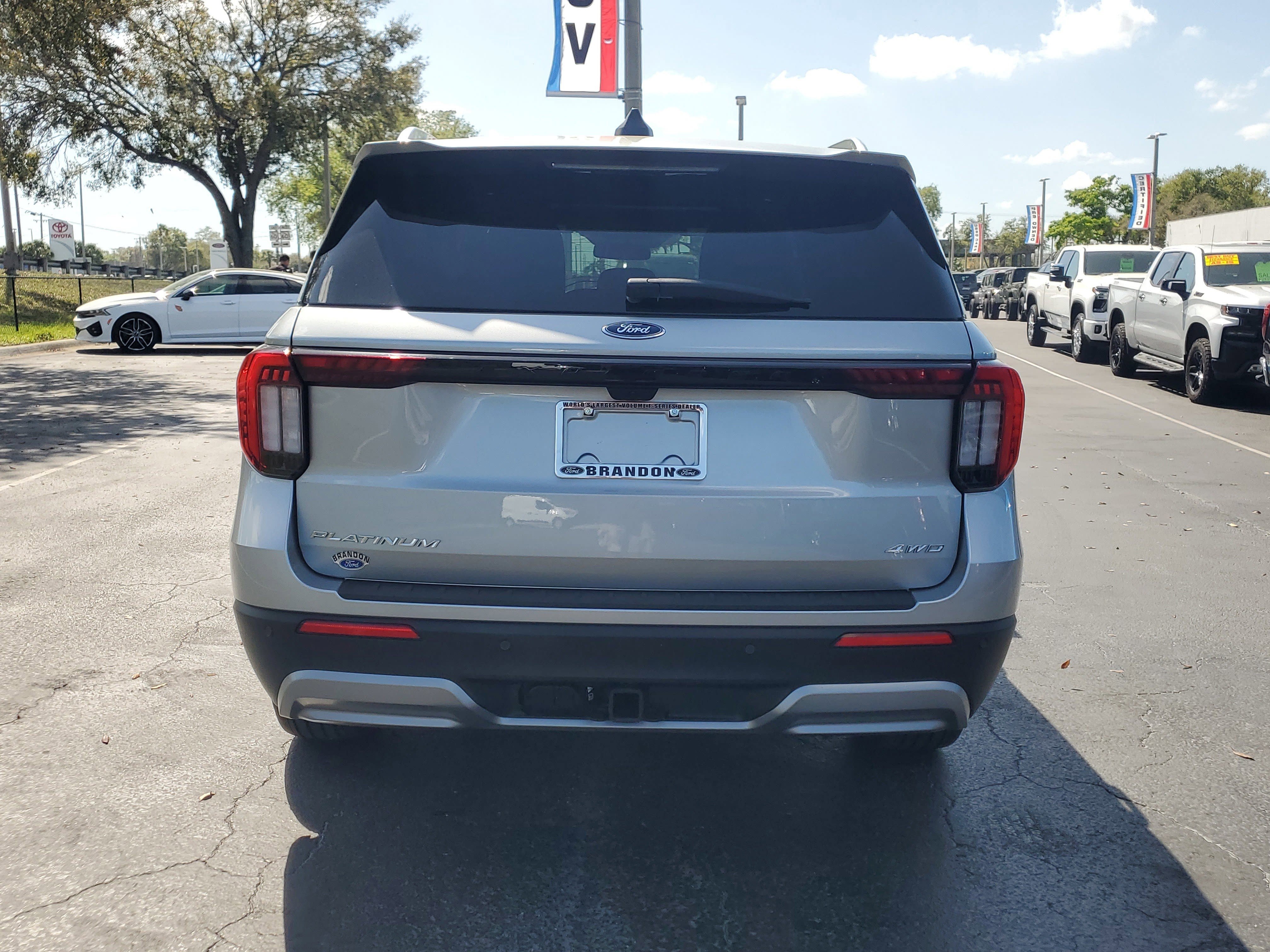 Certified 2025 Ford Explorer Platinum image 8