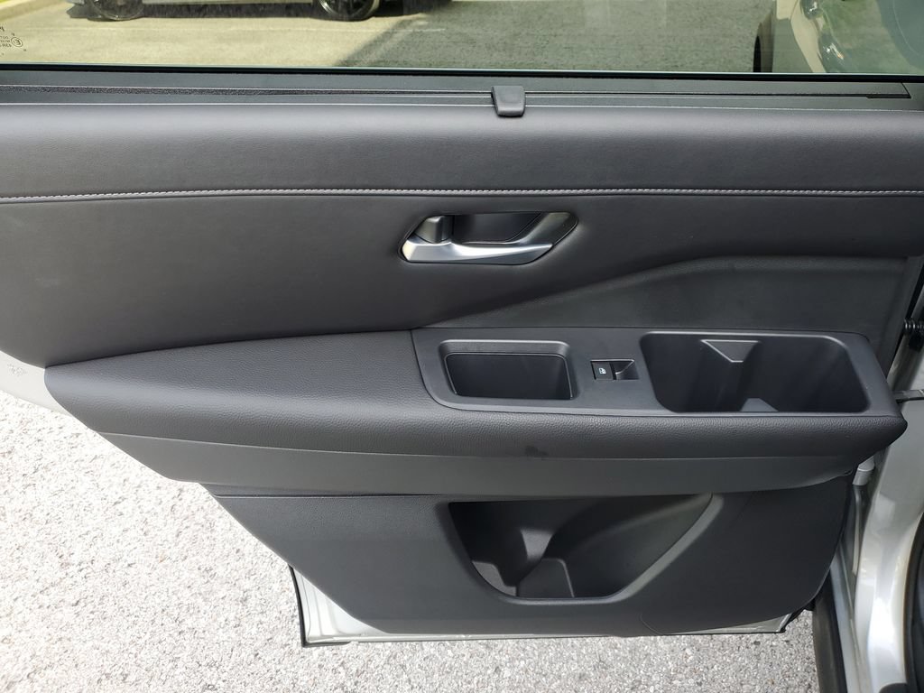 Certified 2025 Nissan Pathfinder SL w/ SL Premium Package FWD image 10