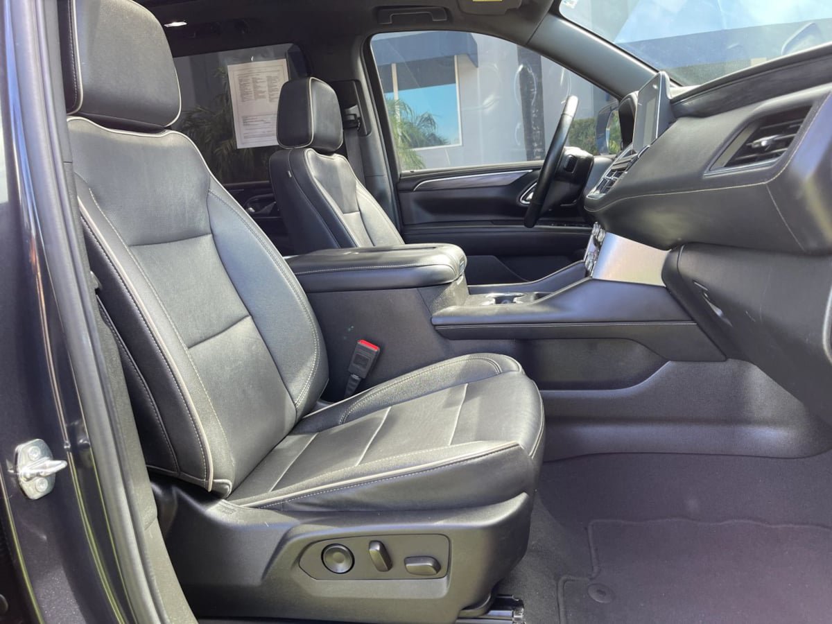 Used 2024 GMC Yukon SLT w/ SLT Premium Package AWD/4WD image 26