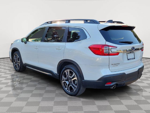Used 2023 Subaru Ascent Limited w/ Technology Package AWD/4WD image 3