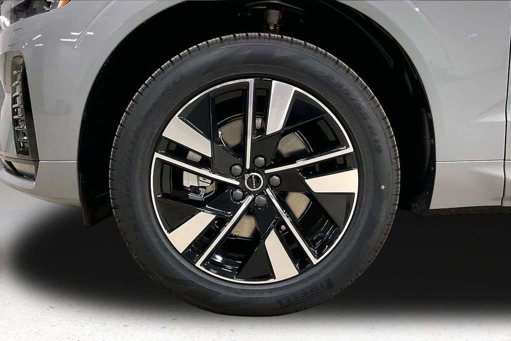 New 2026 Volvo XC60 B5 Core w/ Protection Package Premier image 13