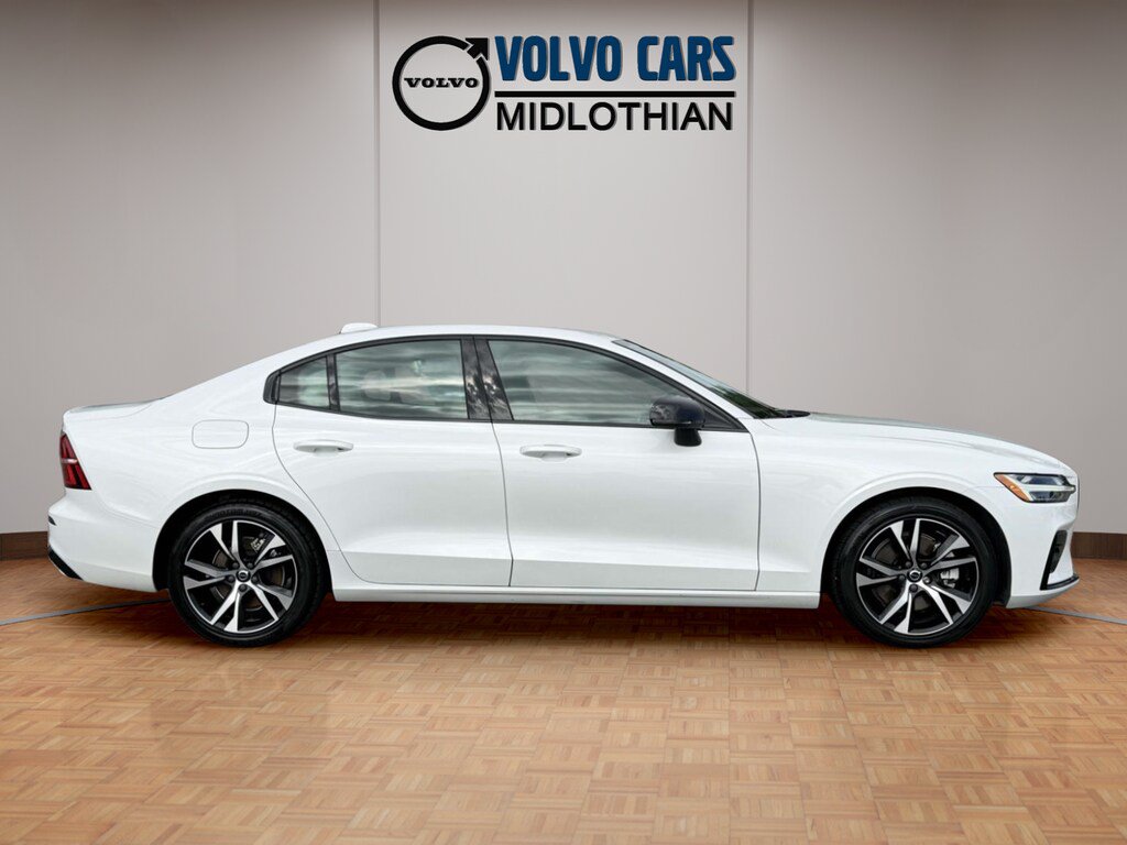 Used 2024 Volvo S60 B5 Core FWD image 18