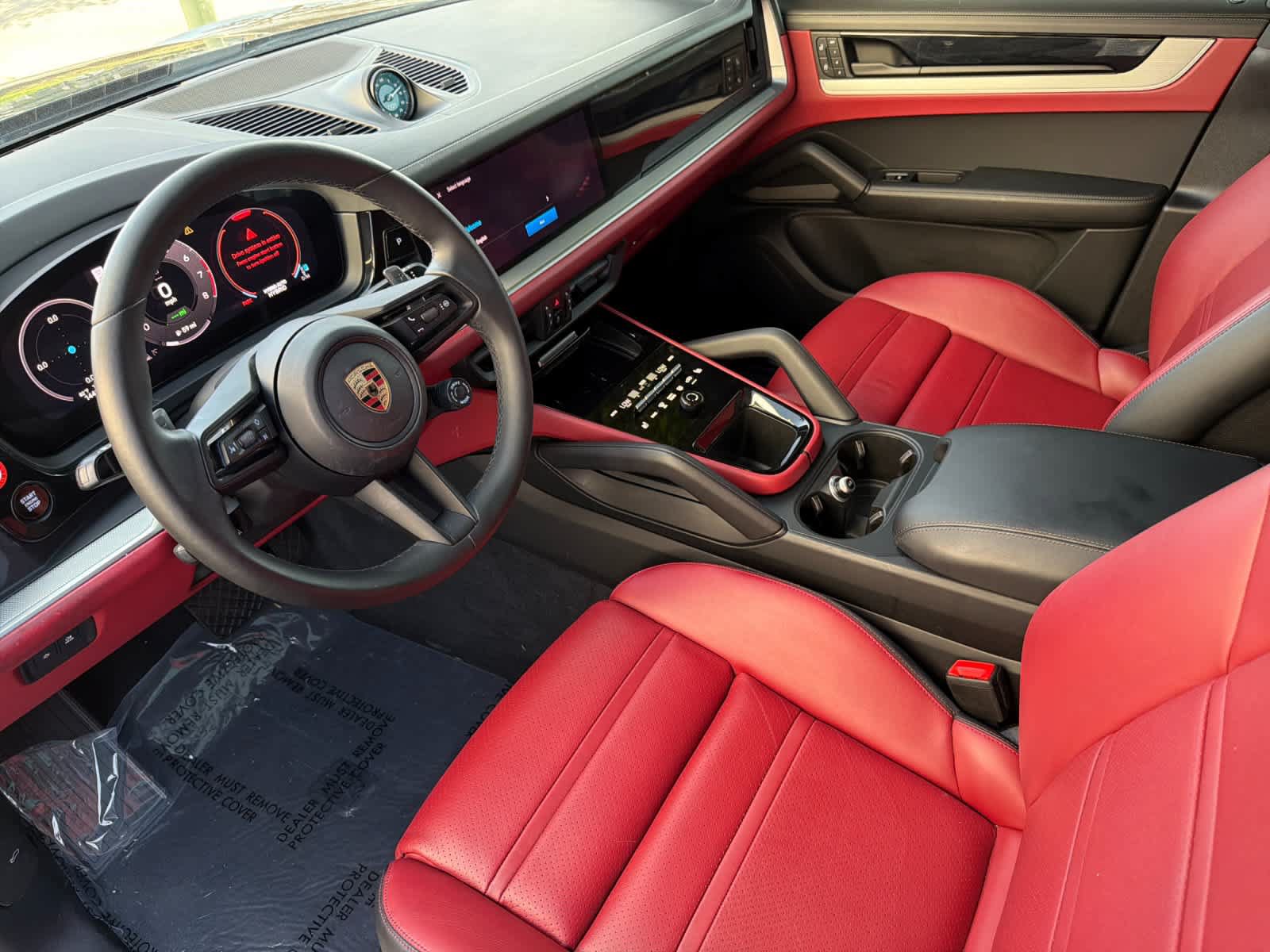 Used 2024 Porsche Cayenne Coupe AWD/4WD image 4
