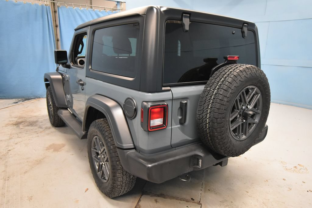 Used 2025 Jeep Wrangler Sport AWD/4WD image 28