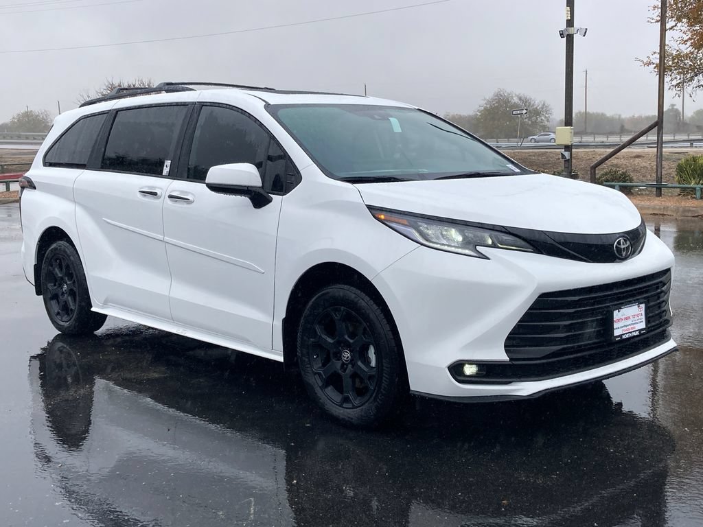 New 2026 Toyota Sienna XLE Woodland Edition AWD/4WD image 3