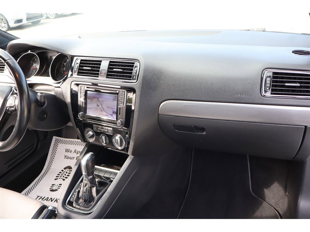 Used 2016 Volkswagen Jetta Sport image 16