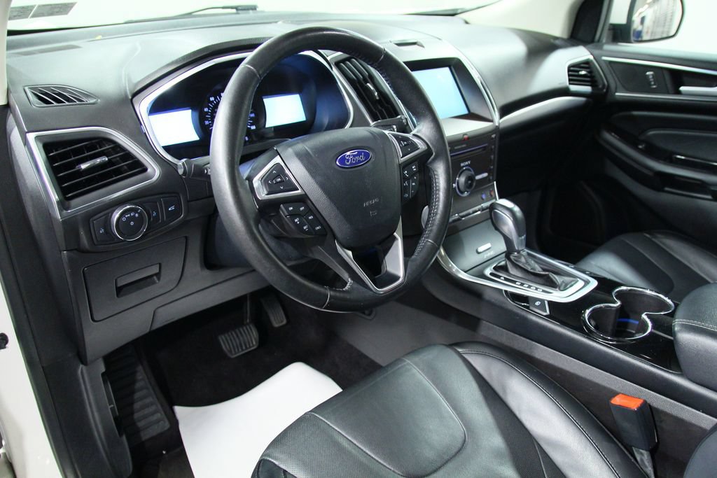 Used 2015 Ford Edge Titanium w/ Equipment Group 302A AWD/4WD image 18