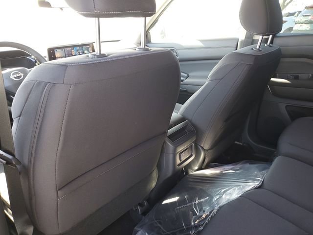 New 2026 Nissan Pathfinder SV image 18