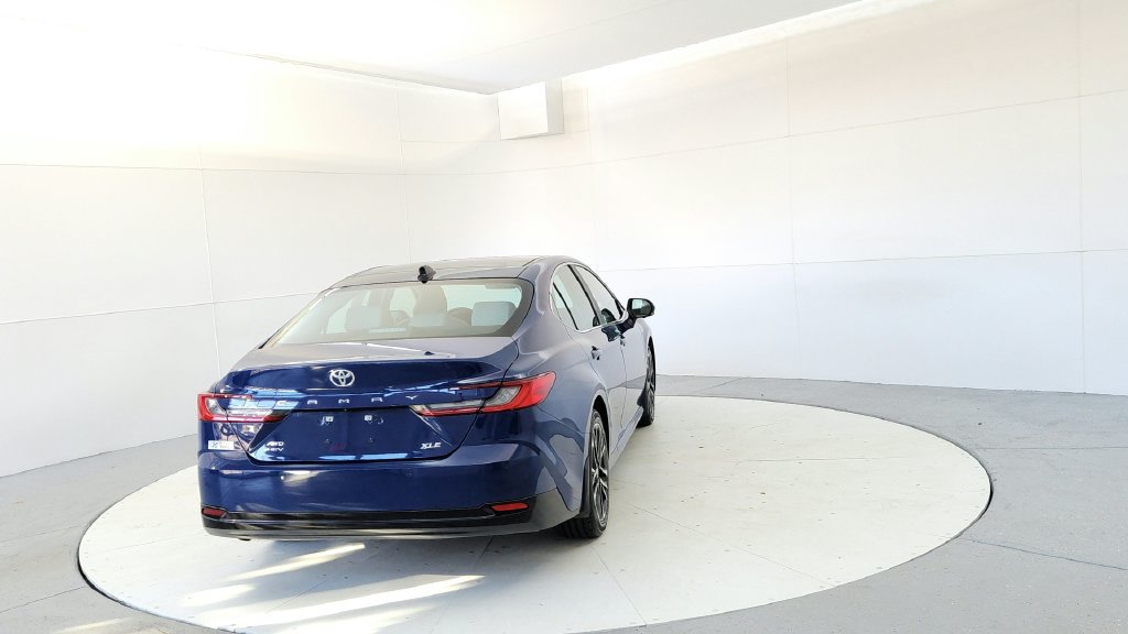Used 2025 Toyota Camry XLE w/ Premium Plus Package AWD/4WD image 5