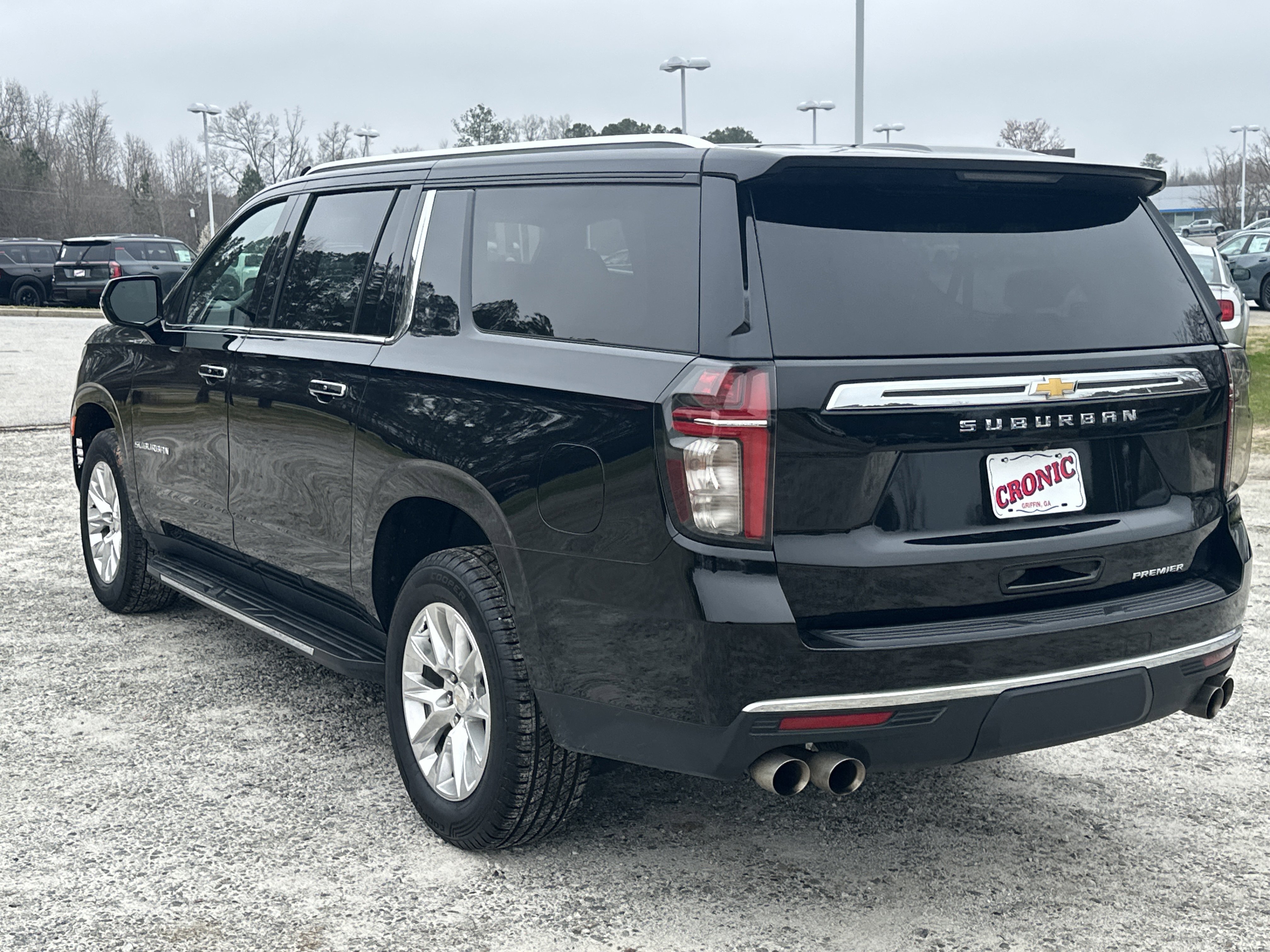 Used 2024 Chevrolet Suburban Premier image 7