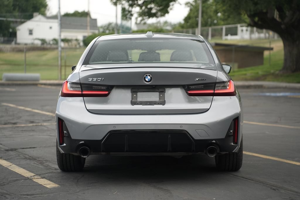 Used 2023 BMW 330i xDrive Sedan w/ M Sport Package AWD/4WD image 4