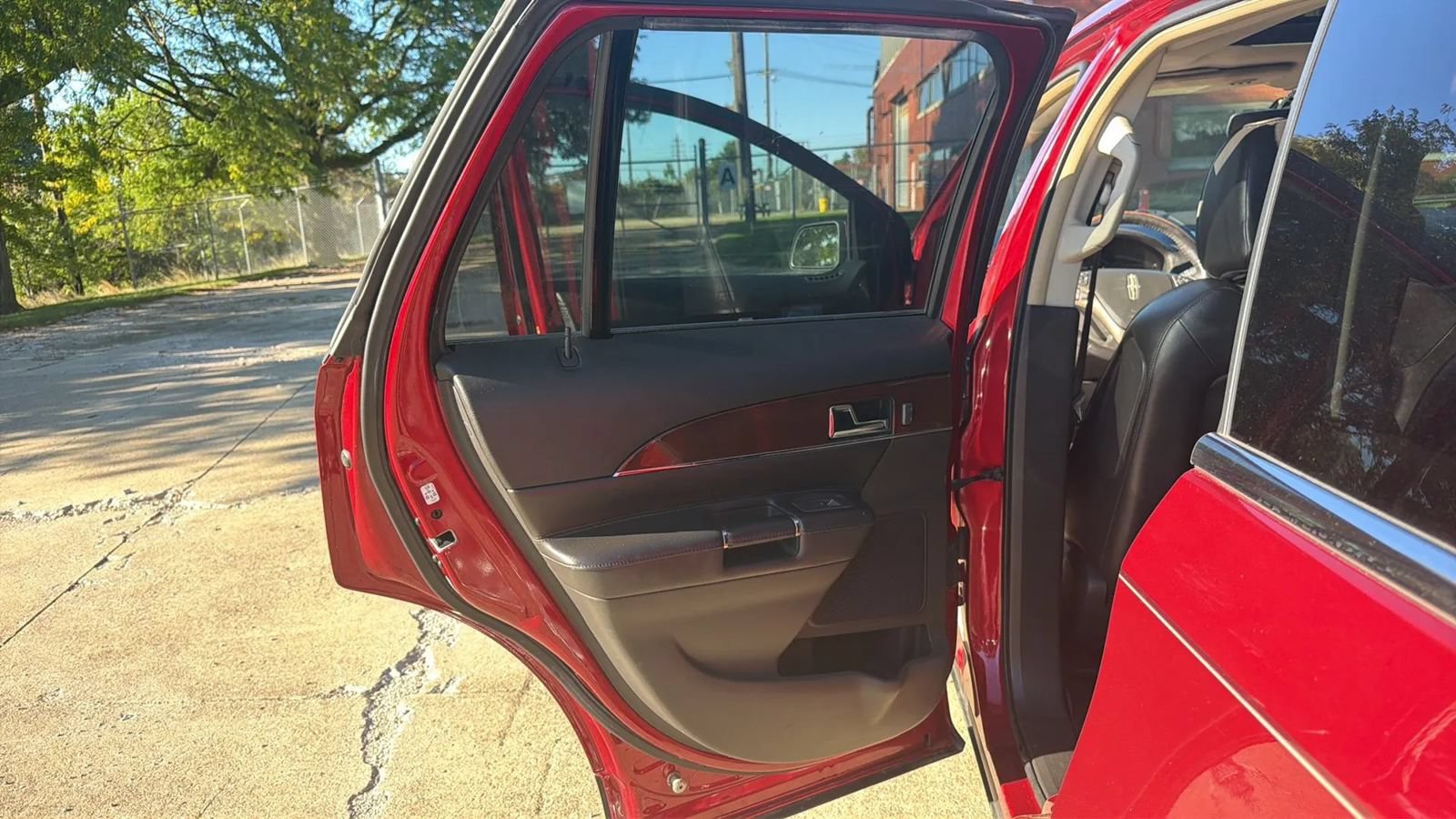 Used 2014 Lincoln MKX AWD w/ Equipment Group 102A image 10