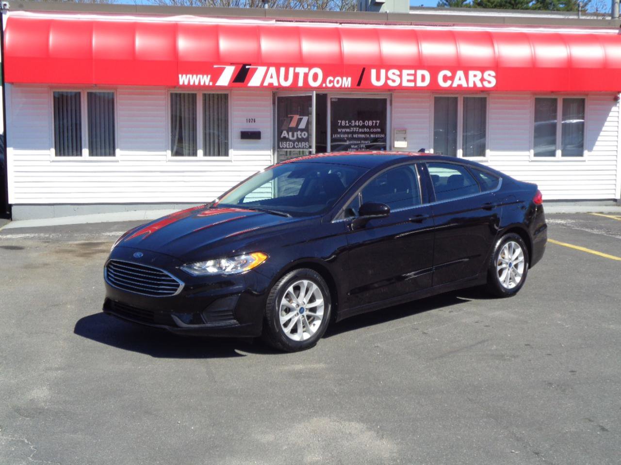 Used 2020 Ford Fusion SE FWD image 12