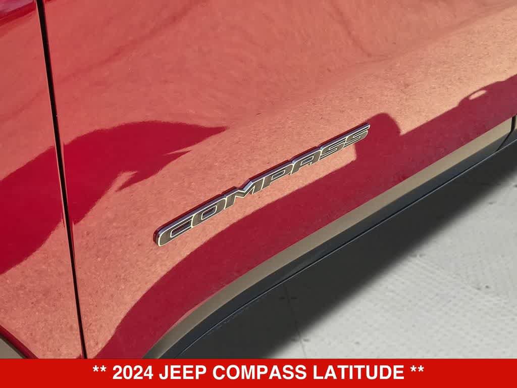 Used 2024 Jeep Compass Latitude AWD/4WD image 12