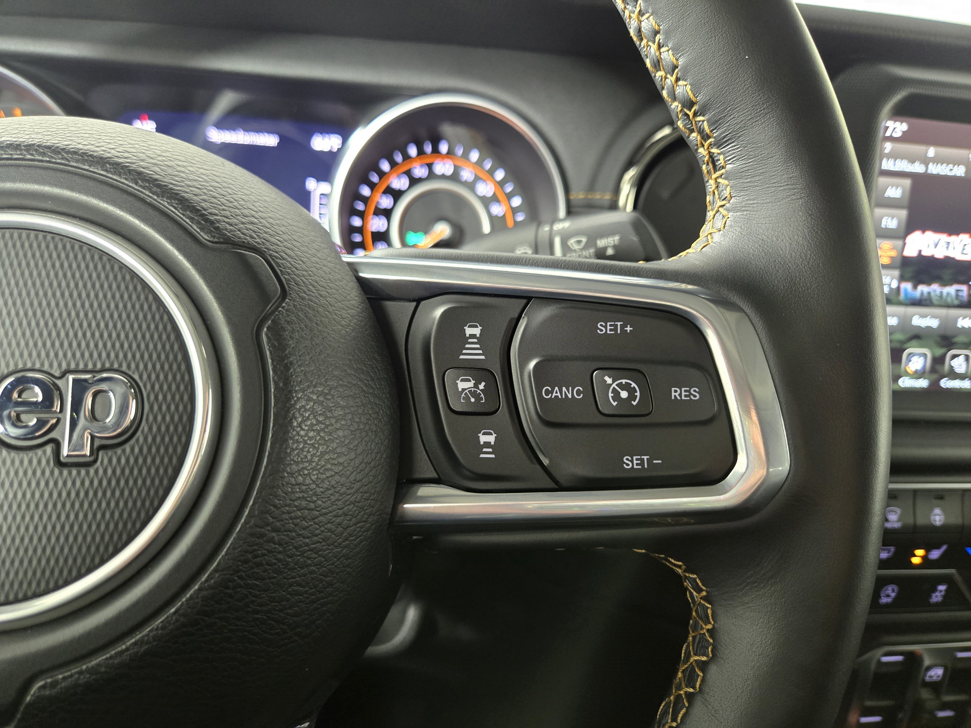 Used 2022 Jeep Gladiator Overland image 16