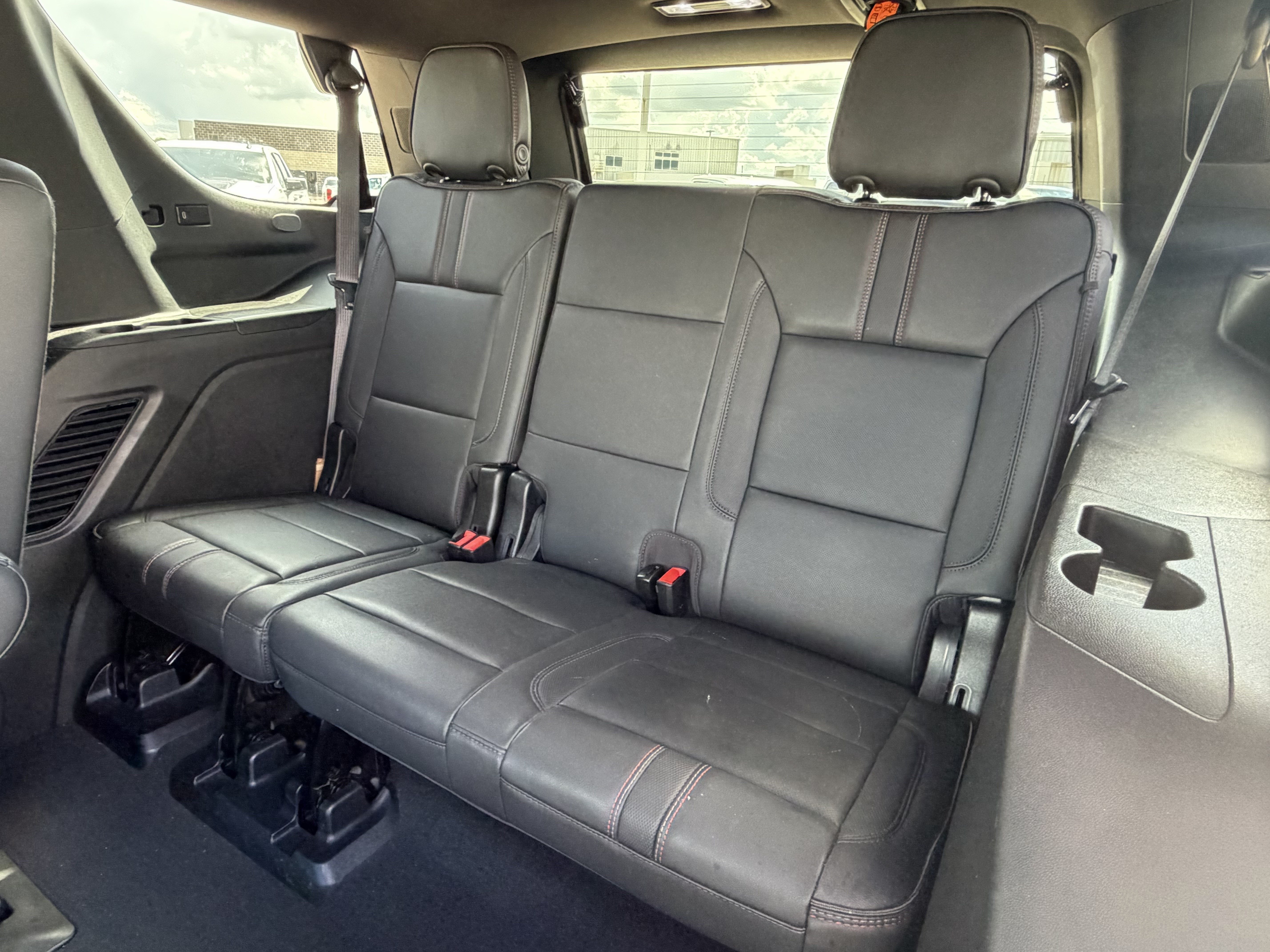 Used 2022 Chevrolet Tahoe RST w/ Luxury Package RWD image 33