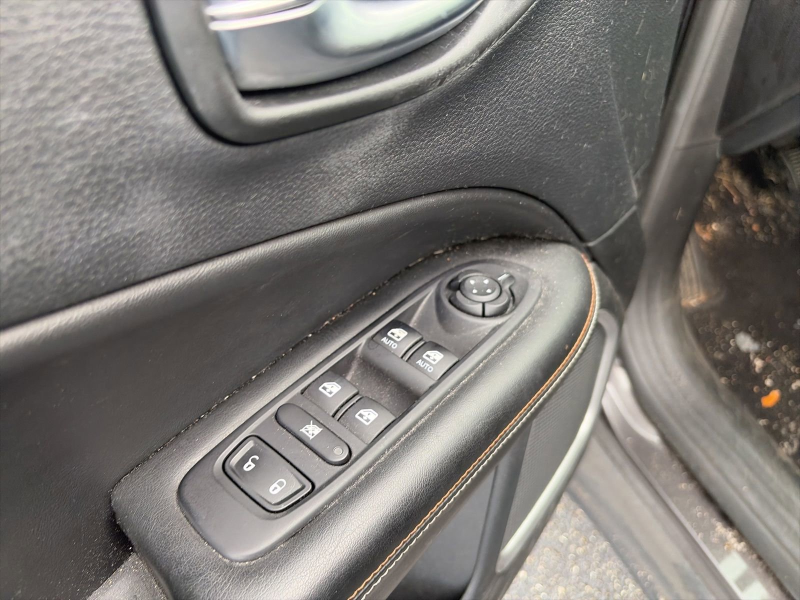 Used 2020 Jeep Compass Latitude FWD image 13